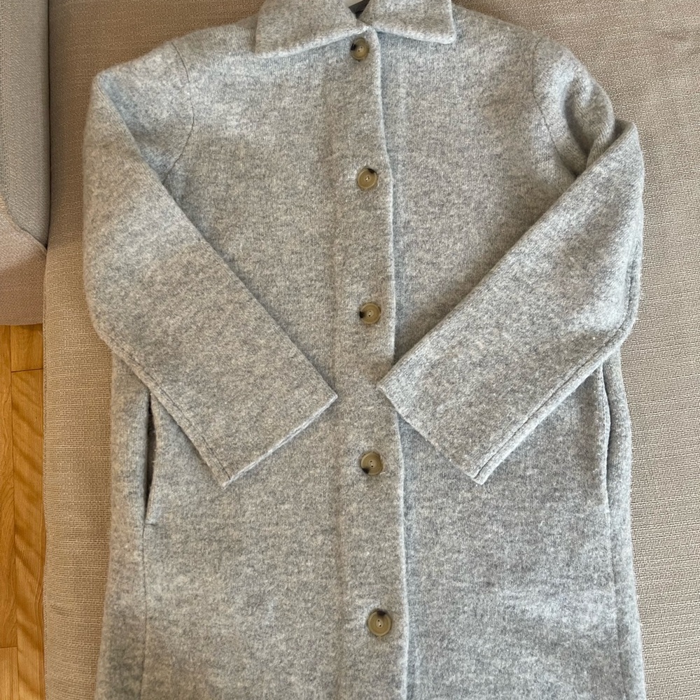 Vinse. New jacket. Wool 36, nylon26, alpaca18, viscose18. fashionable warm